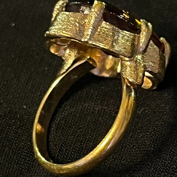 Vintage Sarah Coventry Amber Glass Ring – Stamped SARAH COV – Size 7-Adjustable - Picture 9 of 9